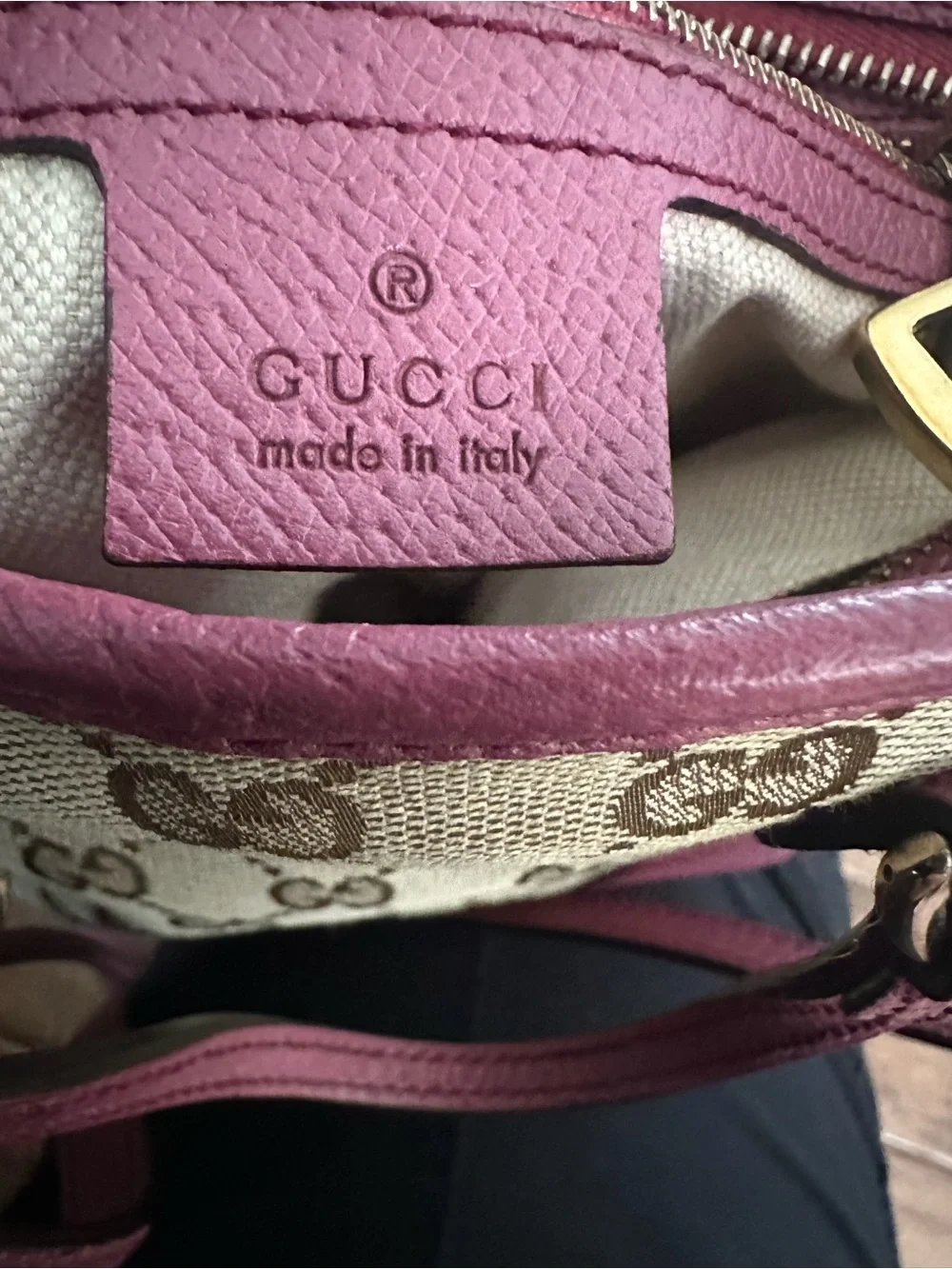 Authentic Gucci Beige GG Canvas Tote crossbody with Fuchsia Leather Trim